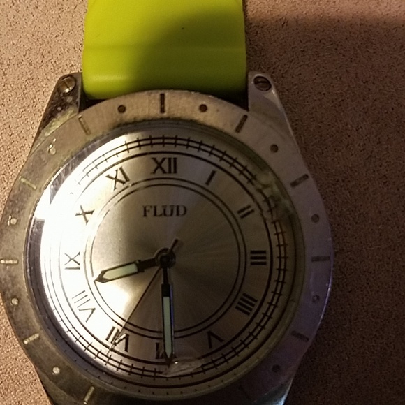 Watch - Picture 3 of 3